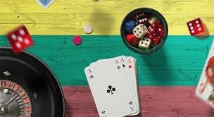 Shwe Nagar KBZPay Wave Money AYA Pay ဖြင့် Myanmar ကျပ်ငွေ ငွေသွင်းငွေထုတ် ပြုလုပ်နေသောမြင်ကွင်း